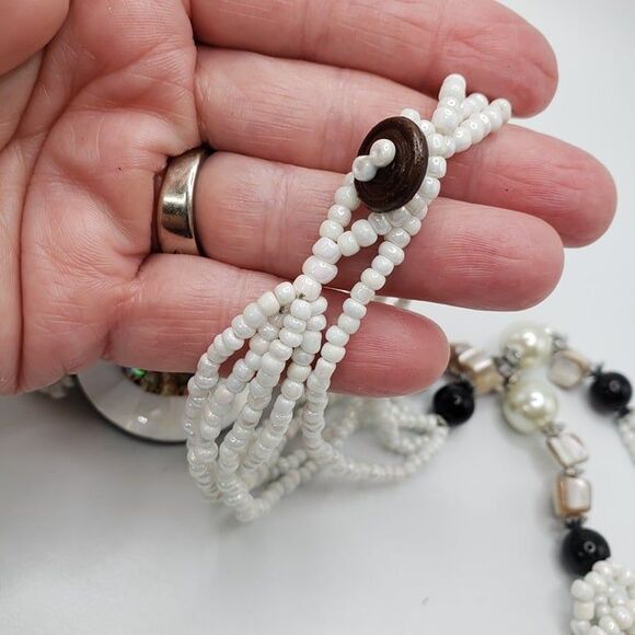 Beautiful Island Vibes 3 Piece White Seed Bead Necklace Set Costume Jewelry - Picture 6 of 11
